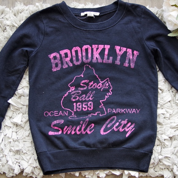 Tops - PRICE DROP! Brooklyn Women's Sweatshirt